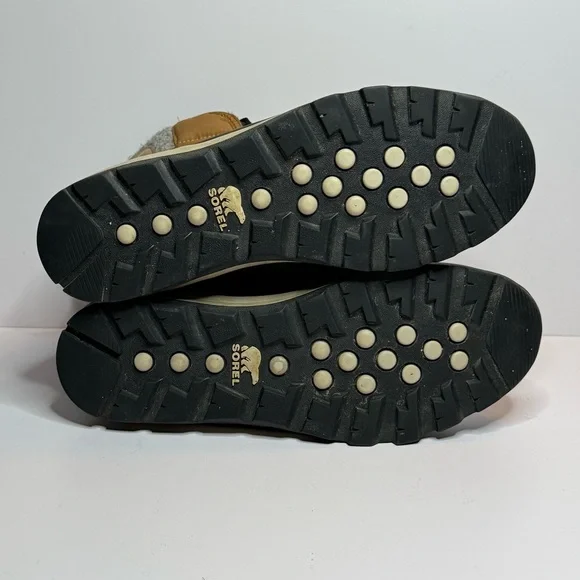 Sorel Tan and Black Winter Boots - Picture 8 of 9